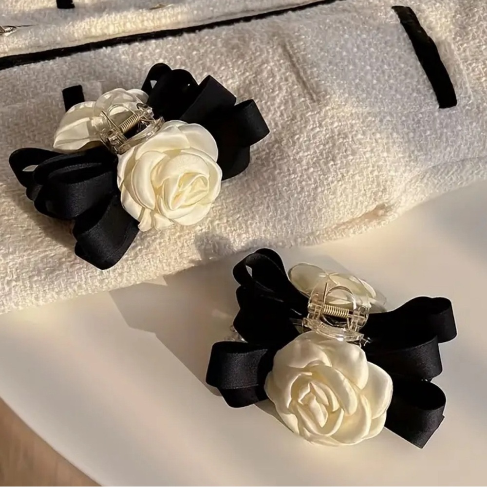 Camilla flower hair clip! NWT! New in packaging!